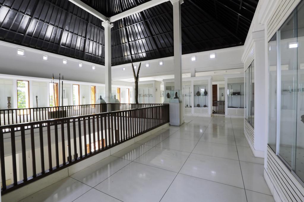 Alam Puri Art Museum Resort & Spa Dempasar Exterior foto