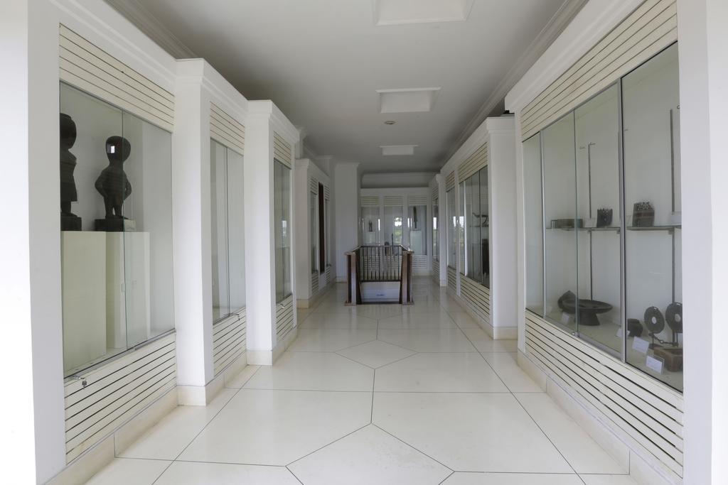 Alam Puri Art Museum Resort & Spa Dempasar Exterior foto